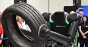Les robots ouvriers dans les usines, ce n'est pas pour demain, mais pour tout de suite