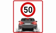 L'UE veut maintenant aussi que les voitures freinent automatiquement en cas d'excès de vitesse