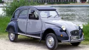 Citroën 2CV électrique : le constructeur tease le retour de sa légende
