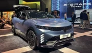 La Renault Mégane restylée tente de se faire remarquer au Mondial de l'auto 2026