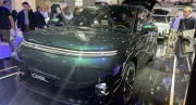 Les visiteurs du Mondial de l'Auto découvrent le frigo de l'énorme XPeng G9L, SUV 100 % électrique