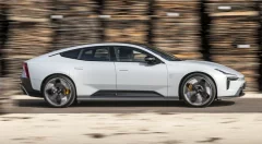 Essai Polestar 5 Performance (2026) : l'art d'attirer la tension