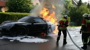 Un prototype de la future Porsche 911 prend feu !