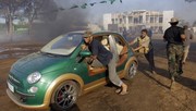 Les rebelles libyens emportent la Fiat 500 Castagna de Muammar Kadhafi. Mais pour où ?