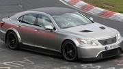 Une étrange Lexus LS vue sur le Nürburging