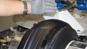 Reportage : la fabrication d'un pneu de compétition