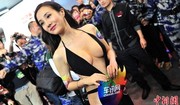 Les autorités chinoises réprimandent le Salon de Pékin pour ses hôtesses trop sexy
