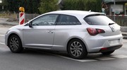 La future Seat Leon 3 portes se fait passer pour une Opel Astra !