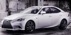 La Lexus IS ose l'originalité
