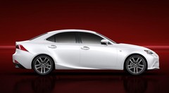 Lexus IS : stylée et hybridée