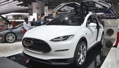 Tesla Model X : Le grand monovolume qui s'envole !