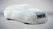 EnveLoP : l'incroyable airbag qui entoure la voiture chez Volvo