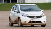 Nissan teste un revêtement de peinture auto-nettoyant