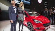 Entre l'Opel Corsa et Claudia Schiffer, qui est la vedette ?