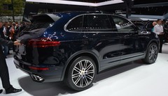 Le Porsche Cayenne restylé adopte l'hybride rechargeable