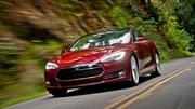 Tesla Model S D à 4 roues motrices et pilotage auto