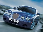 Jaguar S-Type restylée : Derniers soins avant remplacement