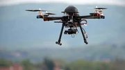 Lutte contre l'insécurité routière, Manuel Valls préconise des drones et des privés sur la route !