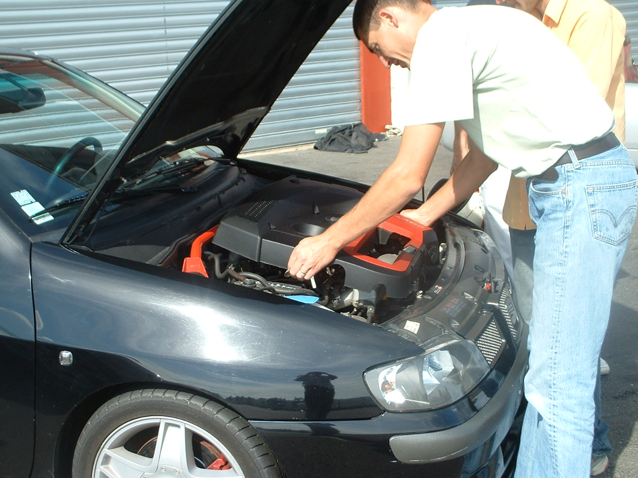 problème mecanique de poignée de coffre golf 4 - Volkswagen - Mécanique /  Électronique - Forum Technique - Forum Auto