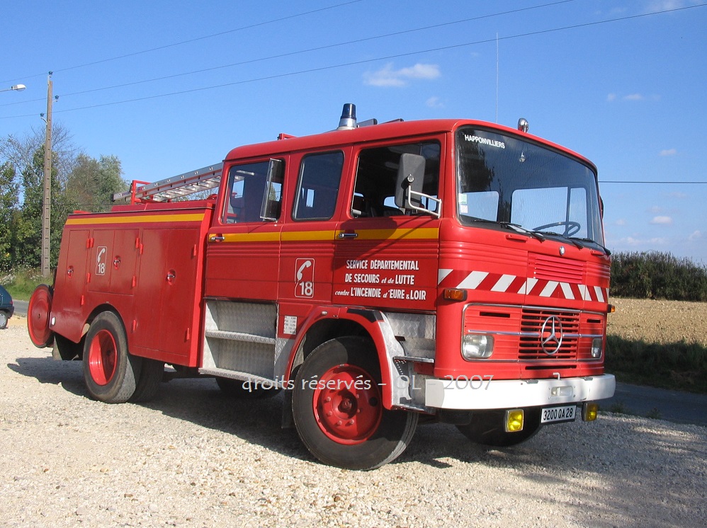 SAVIEM TP3 CCFL SIDES Véhicule des Pompiers de SAINTS en PUISAYE YONNE