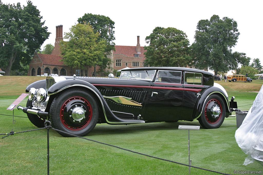 Машина прошедшего. 1932 Bucciali. Bucciali TAV 8−32 v12 Berline Fleche d'or. Bucciali TAV 8-32 v12 Roadster. Автомобиль Bucciali TAV 1932.