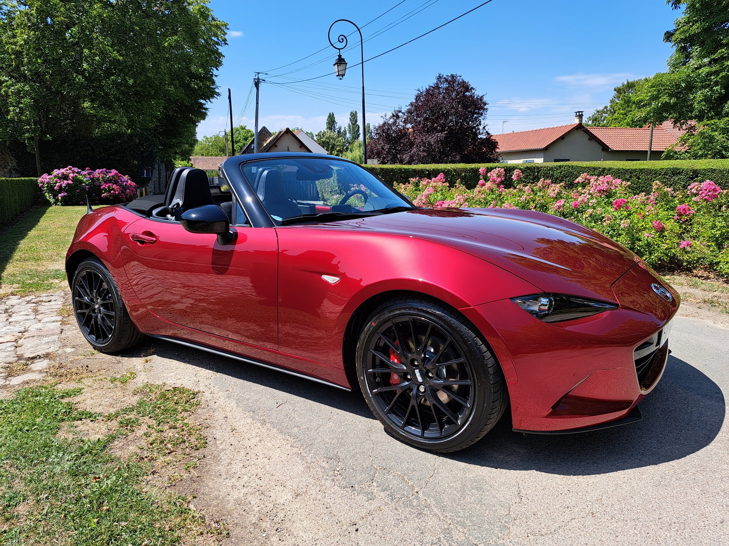 Casquette Miata MX-5 d'un rouge ardent