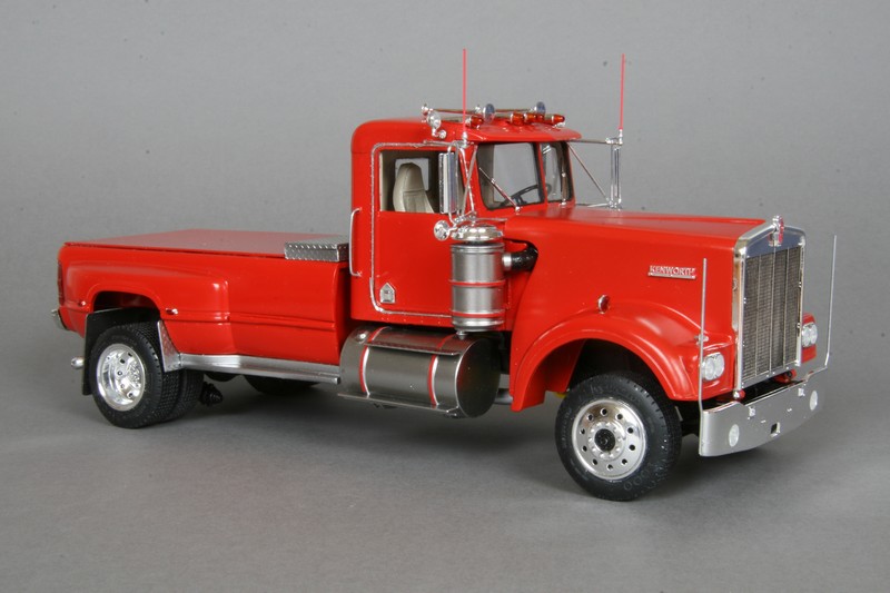 Maquettes et accessoires camions 1:24