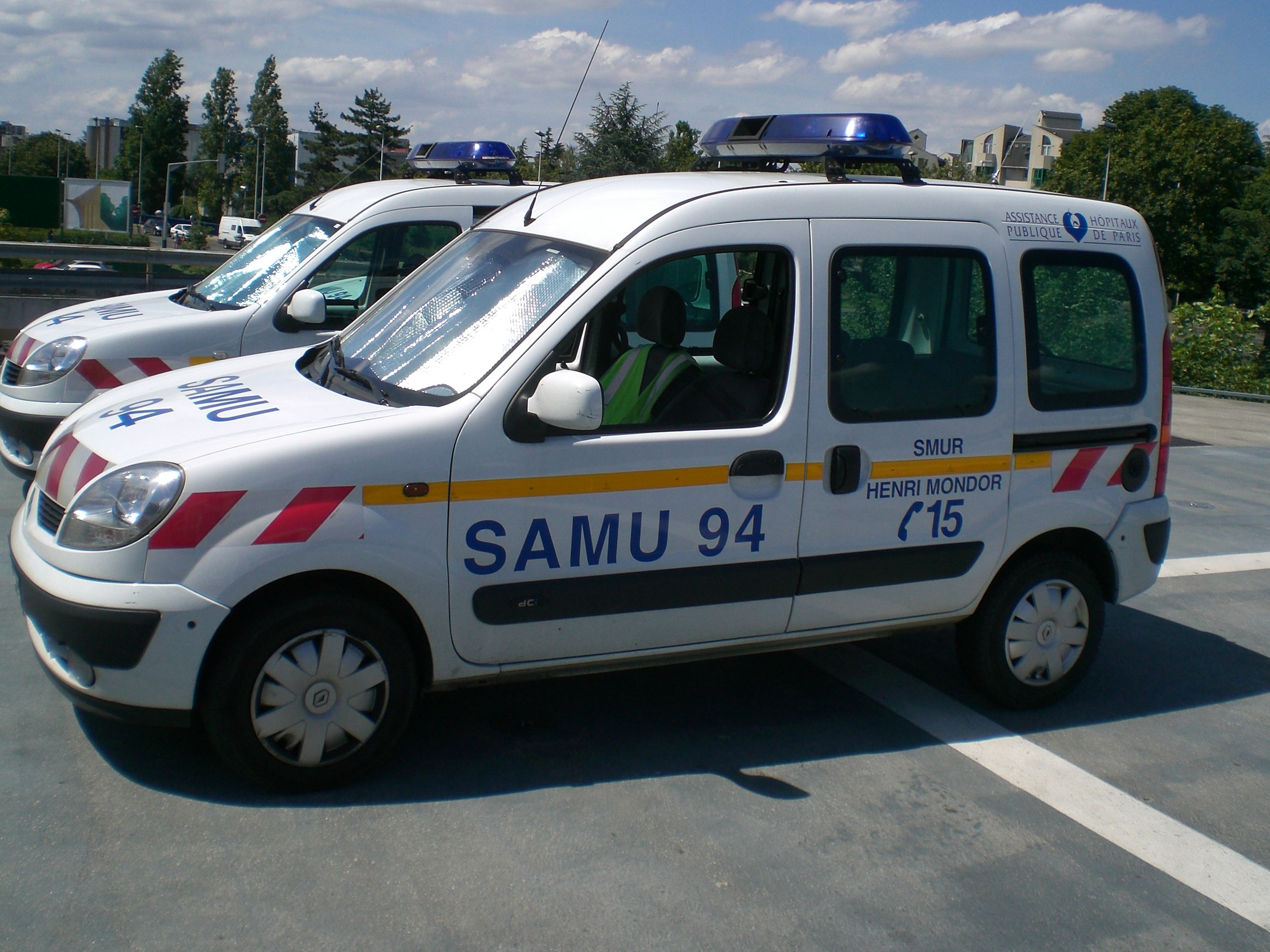Véhicules SAMU et SMUR [réanimé] - Page 962 - Auto titre