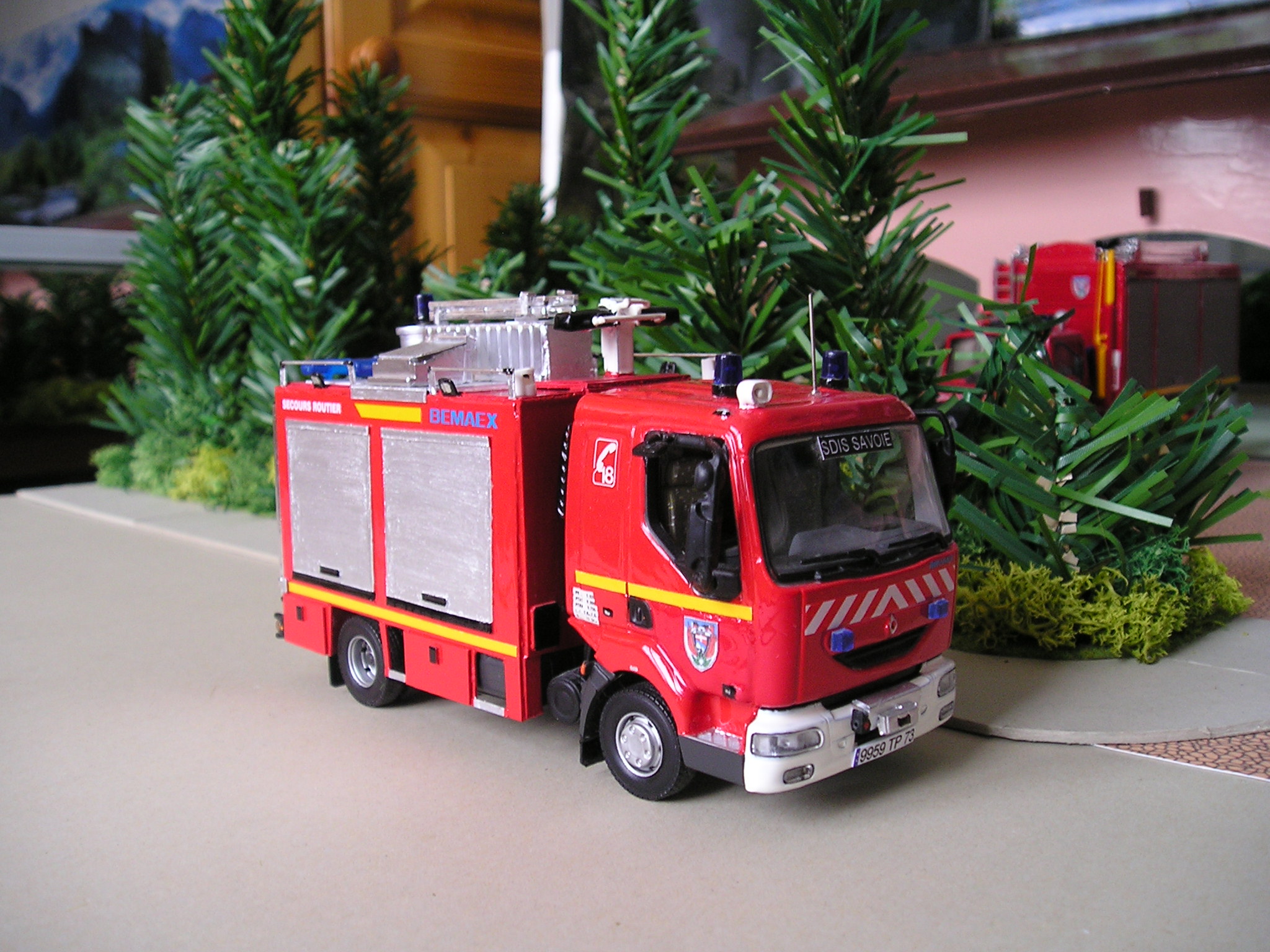 Renault - Midlum Double Cabine FPT Pompiers - Eligor - 1/43 - Voiture  miniature diecast Autos Minis