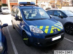 La Gendarmerie Nationale s'équipe de Peugeot 3008 Hybrid 225