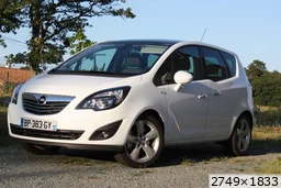 Meriva Black & White