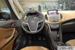 Opel Zafira tourer (2012)